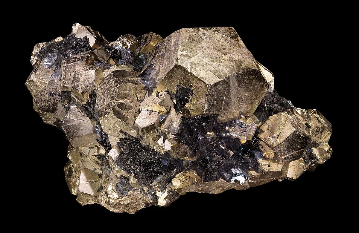 Hyödytön mineraali osoittautui aarteeksi aurinkopaneeleille