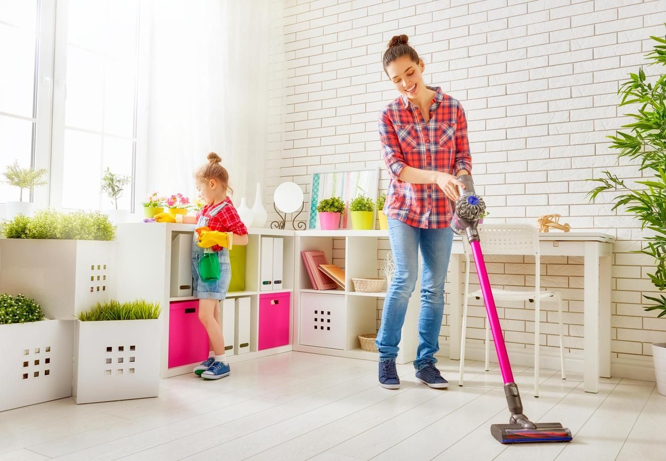 Pitäisikö teini-ikäisten huoneet siivota salaa vai pitäisikö meidän sallia likaiset hygieniatuotteet ja tupakantumppeja? "Terveysviranomaiset voivat sulkea sen milloin tahansa.
