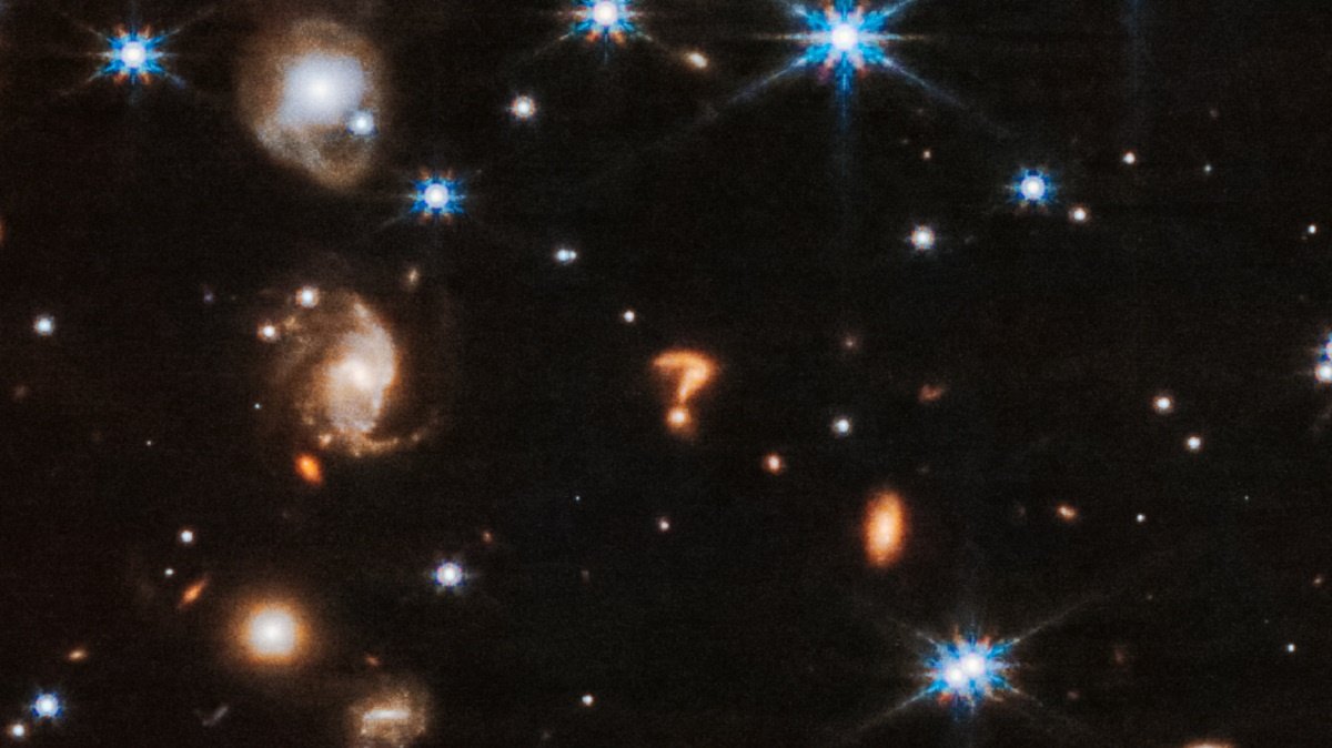 Astronomit ovat yhdistäneet 10 000 Webbin teleskoopilla otettua kuvaa luodakseen suurimman kartan maailmankaikkeudesta. Jotain ei täsmää.