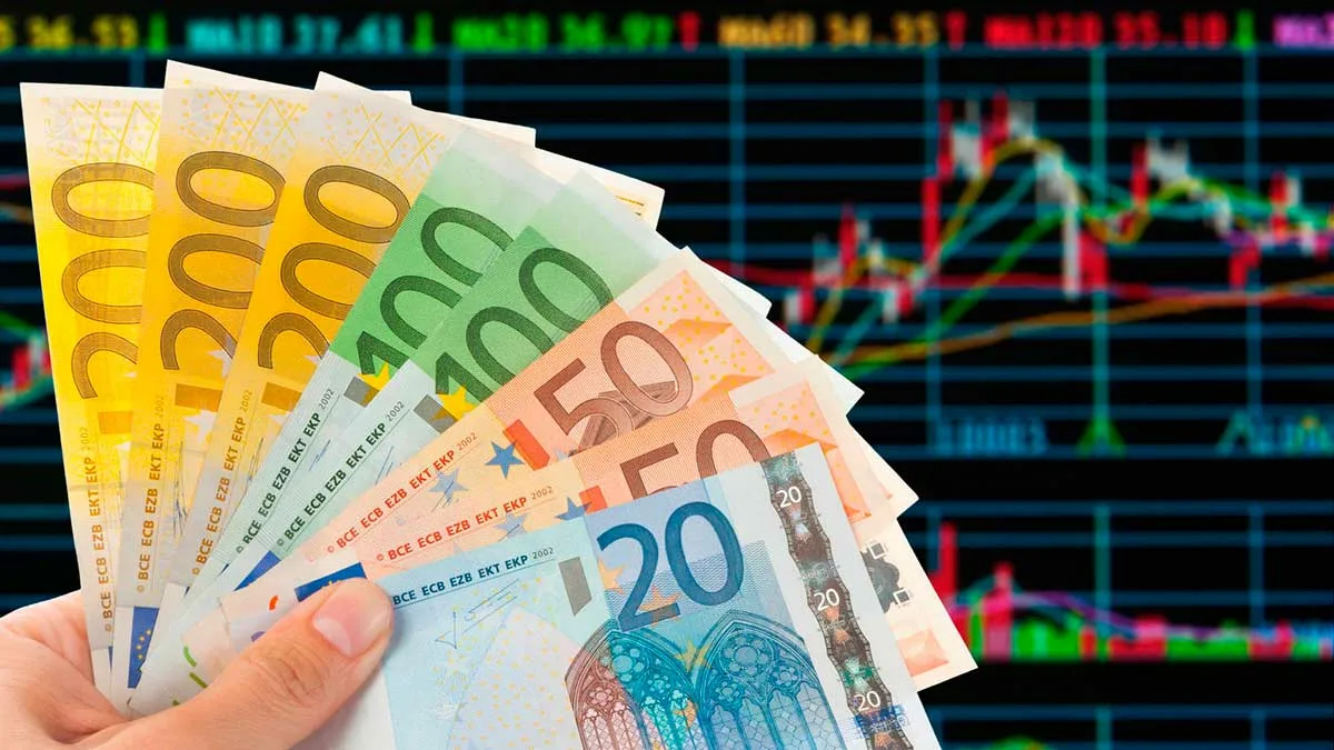 Valuuttakurssin jäljessäolo ilman puuttumista?
