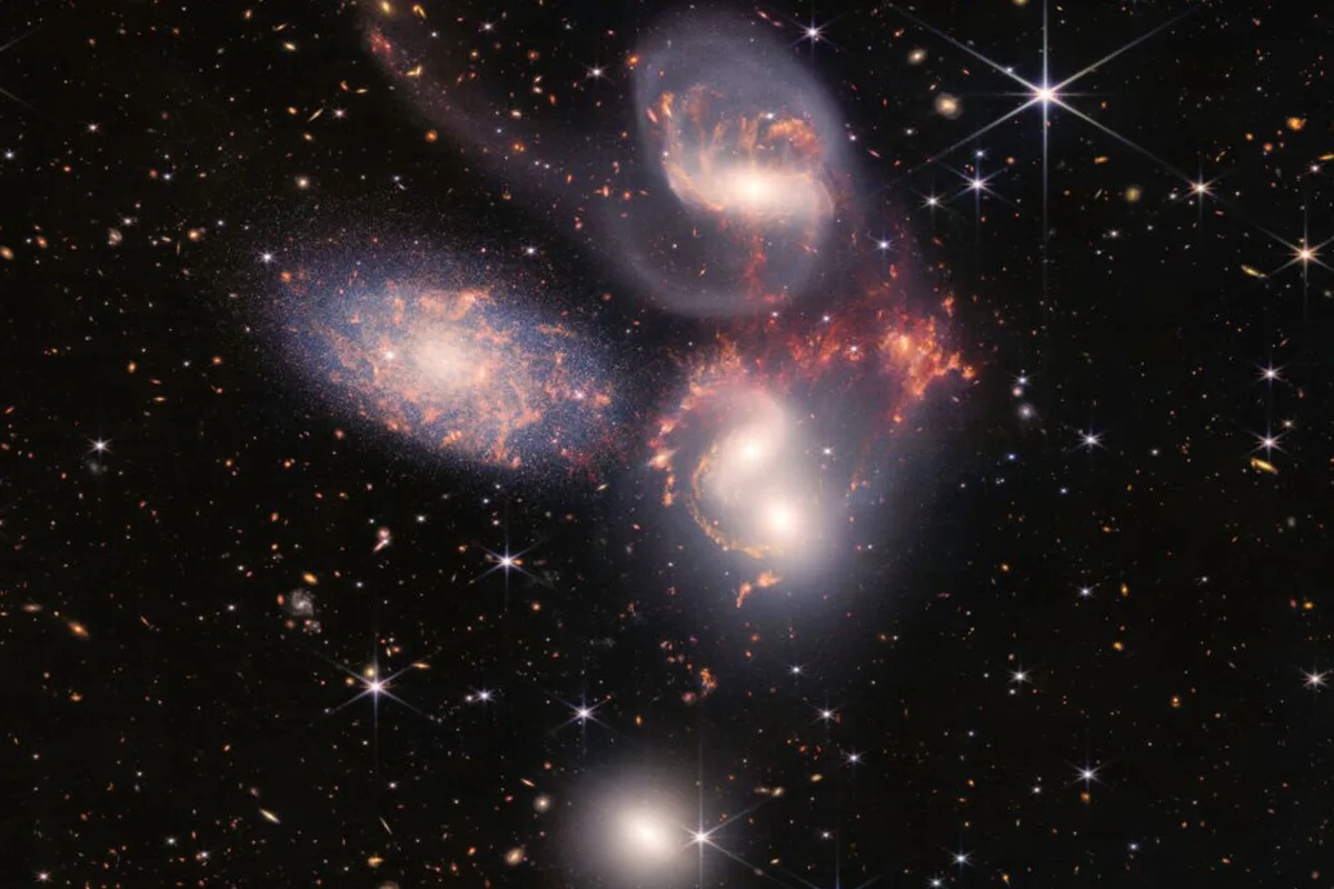 Astronomit ovat yhdistäneet 10 000 Webbin teleskoopilla otettua kuvaa luodakseen suurimman kartan maailmankaikkeudesta. Jotain ei täsmää.