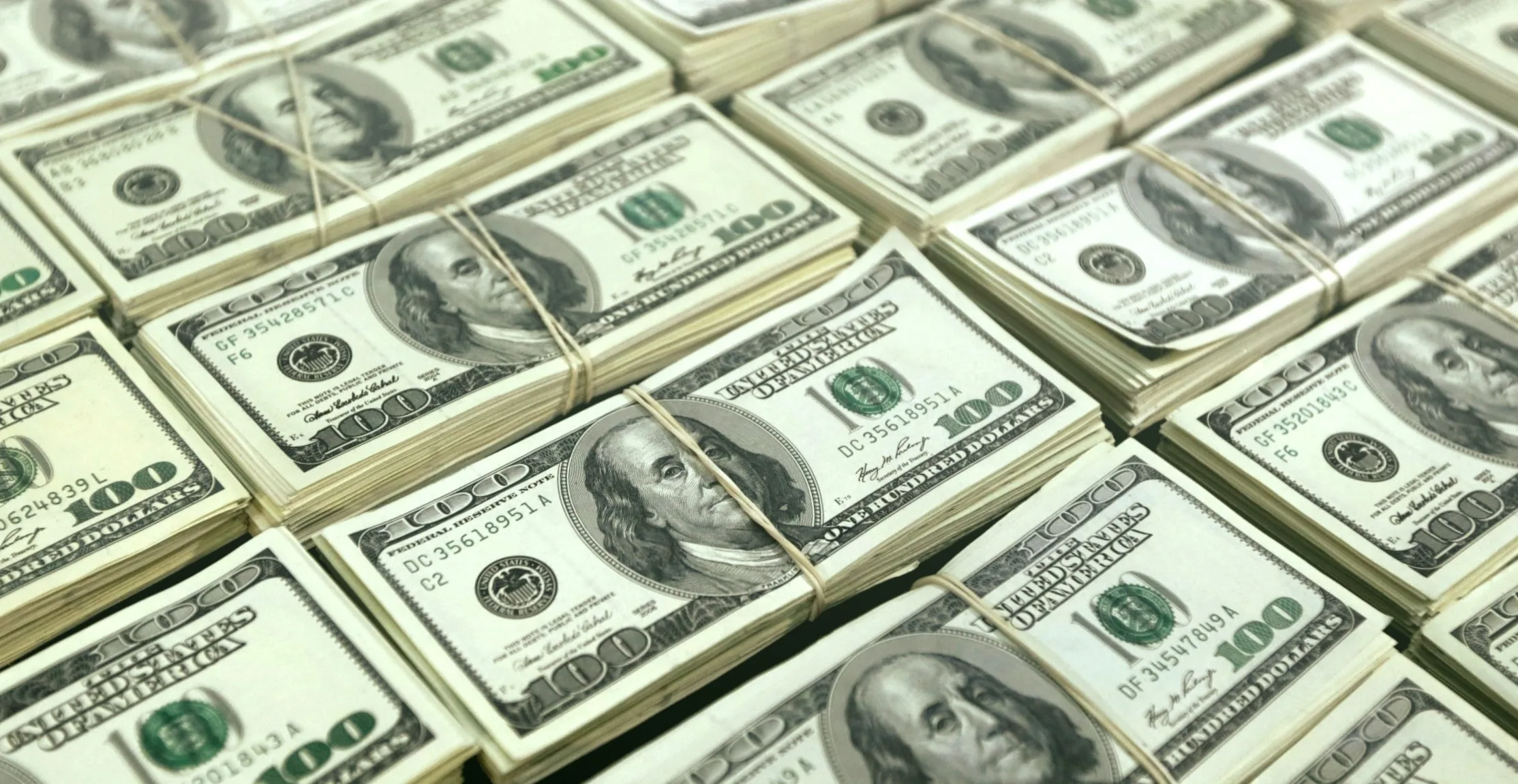 Huhtikuussa miljoona ihmistä osti 2 miljardia Yhdysvaltain dollaria, ja BCRA:n varannot kasvoivat 14 miljardilla Yhdysvaltain dollarilla IMF:n luoton ansiosta.