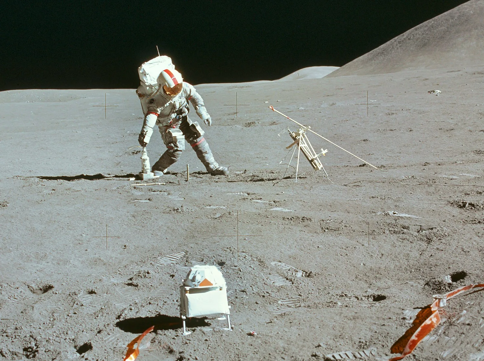 NASA aikoi lähettää naisen Kuuhun ennen Kiinaa. Se on käymässä yhä vaikeammaksi.
