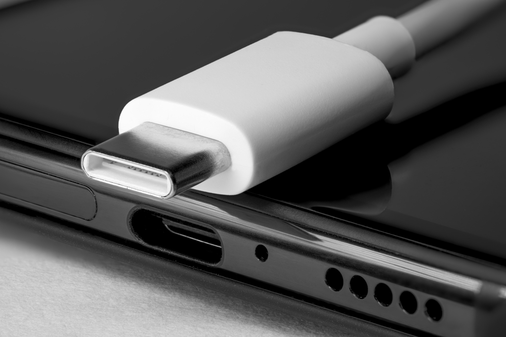Hyvästi, hyödytön portit: Windows 11 pakottaa USB-C:n toimimaan oikein