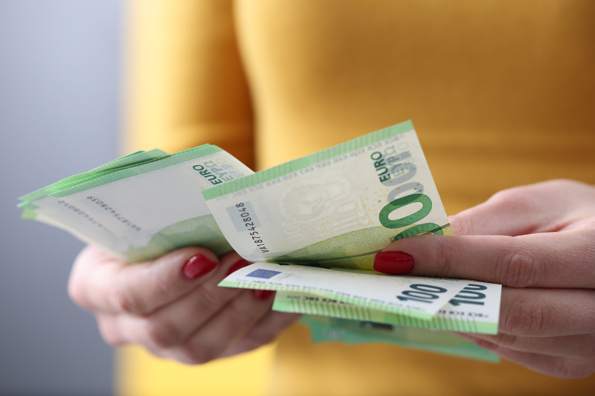 Hallitus on vahvistanut, että tästä lähtien et voi enää siirtää rahaa sukulaisillesi, jos summa ylittää tämän rajan.
