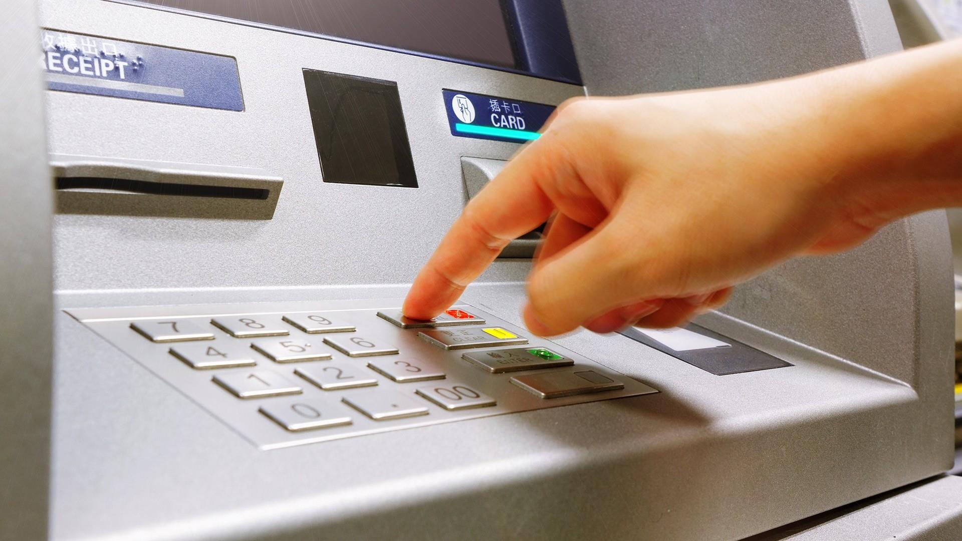 Nordea pankki ilmoittaa. Painike, jota tulee aina painaa pankkiautomaatissa petosten välttämiseksi